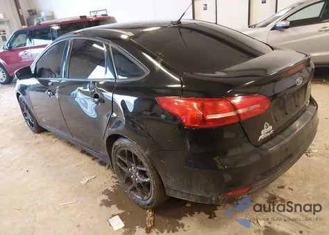 2016 Ford Focus Se z USA, uszkodzony, nr VIN 1FADP3F28GL406761